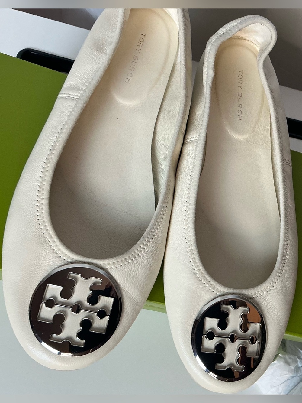 Tory Burch Reva Travel Ballet Flats Cream Silver Leather Size 7 - Picture 12 of 14